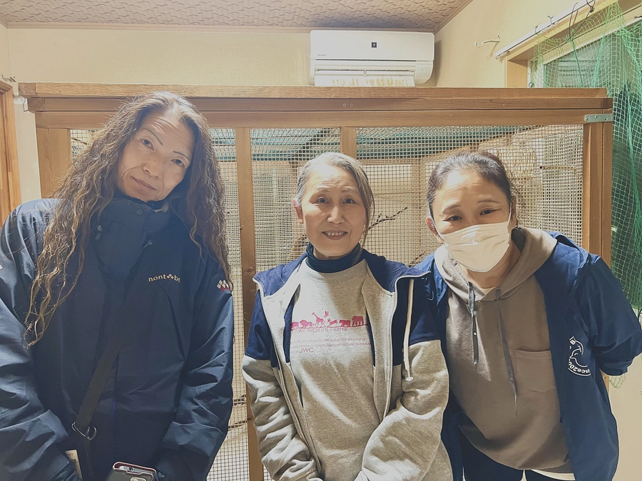 札幌カラス研究会さんと小鳥レスキュー会の代表お二人がご来所されました！