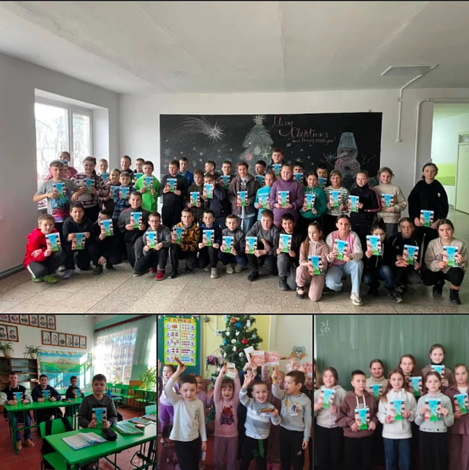 去年の末、リヴィウ州の子ども達に菅野さん、本間さんと一緒に作った友情ノート