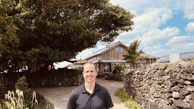 五島の伝統的な古民家と樹齢約250年の巨大なアコウの樹を後世に残す