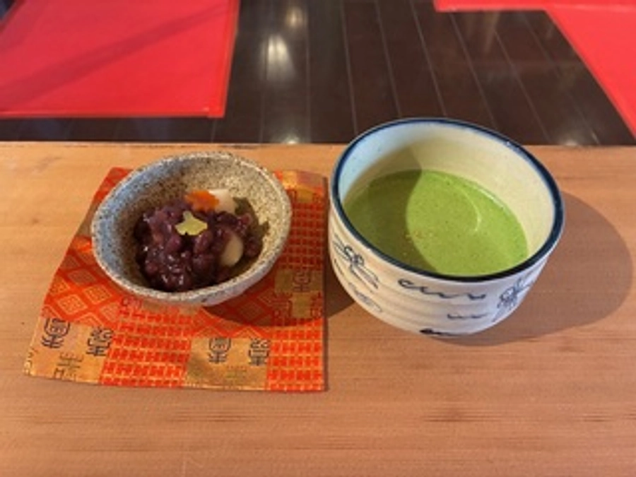 秋のお茶会を始めました。