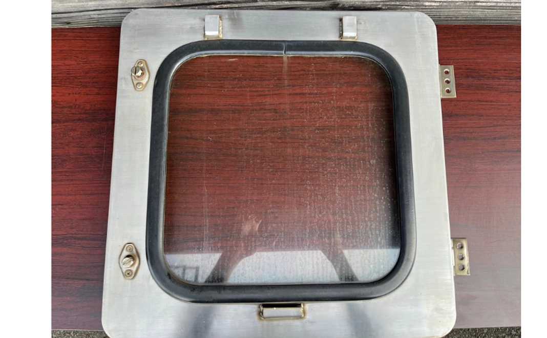 正面方向幕ガラス