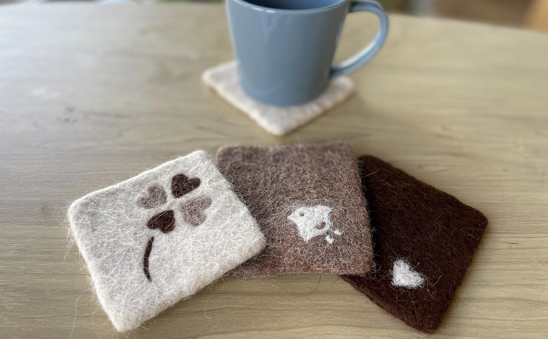【アルパカ原毛グッズ】動物園スタッフ手作りフェルトコースター