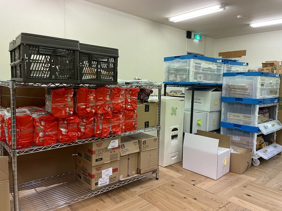 発送現場を整頓、支援をより多くの若者へ届けるために