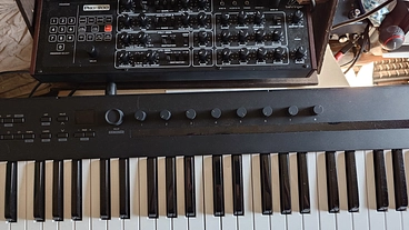 まともな機材の無い鍵盤弾きにシンセサイザーを下賜してください のトップ画像