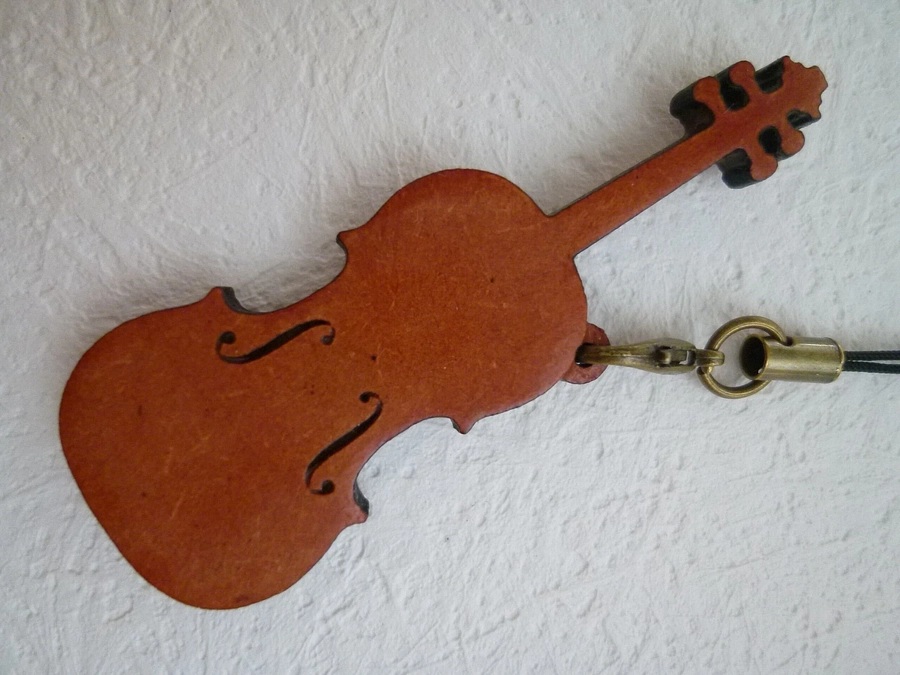 キャンペーン特典「ミニチュアバイオリン」について