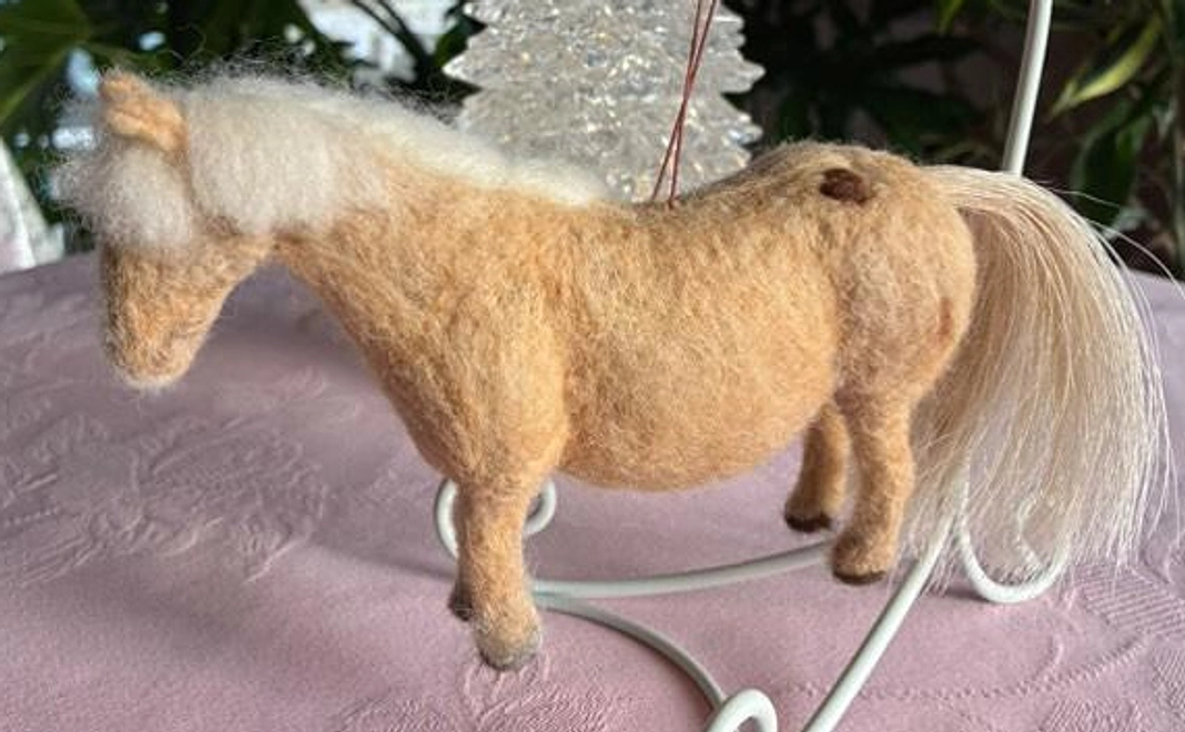 【限定1品】タテガミ使用羊毛フェルトマスコット(さくら)