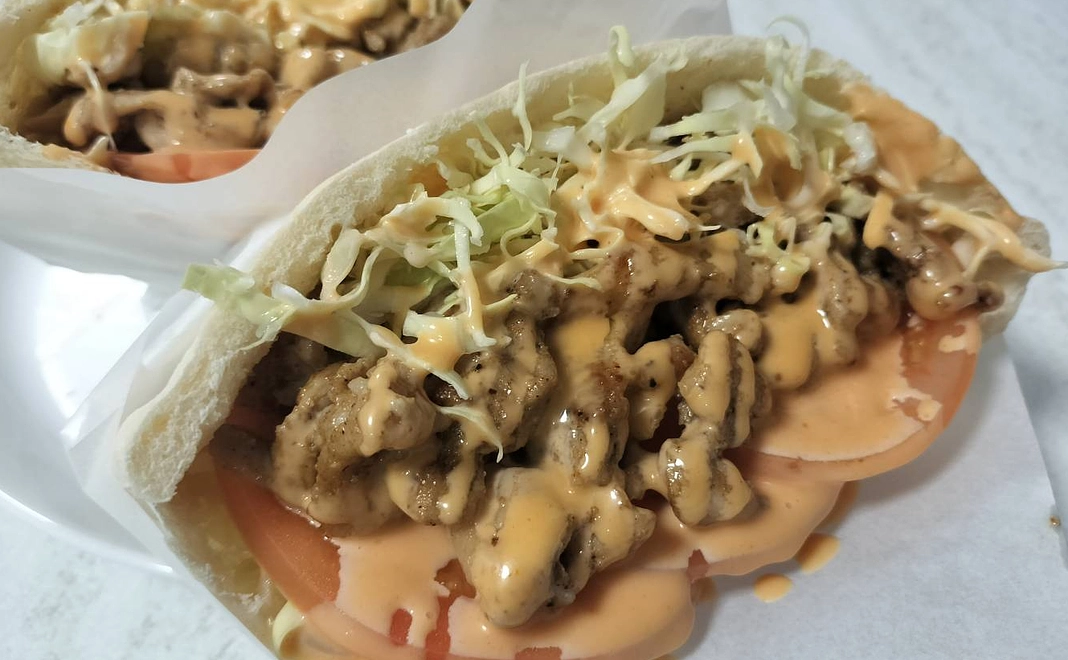 チキンケバブ無料券2枚 + お礼のメッセージ