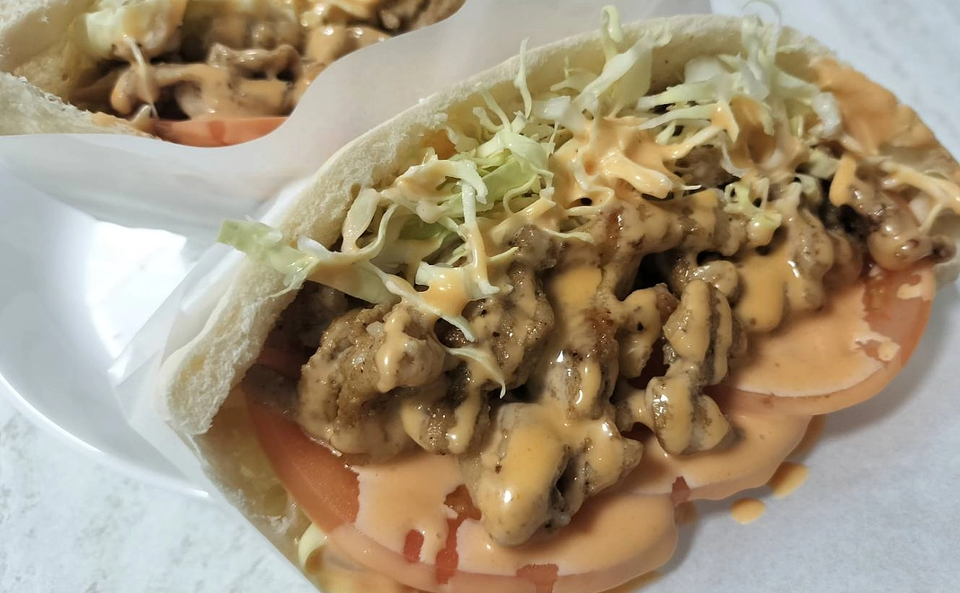 チキンケバブ無料券4枚 + お礼のメッセージ