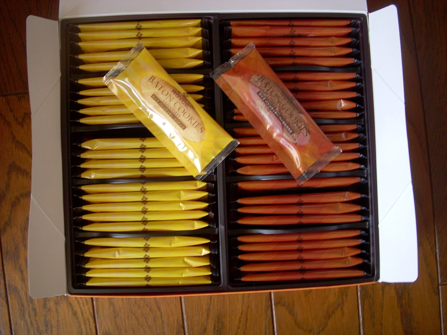 K.H様より　高級クッキー頂きました