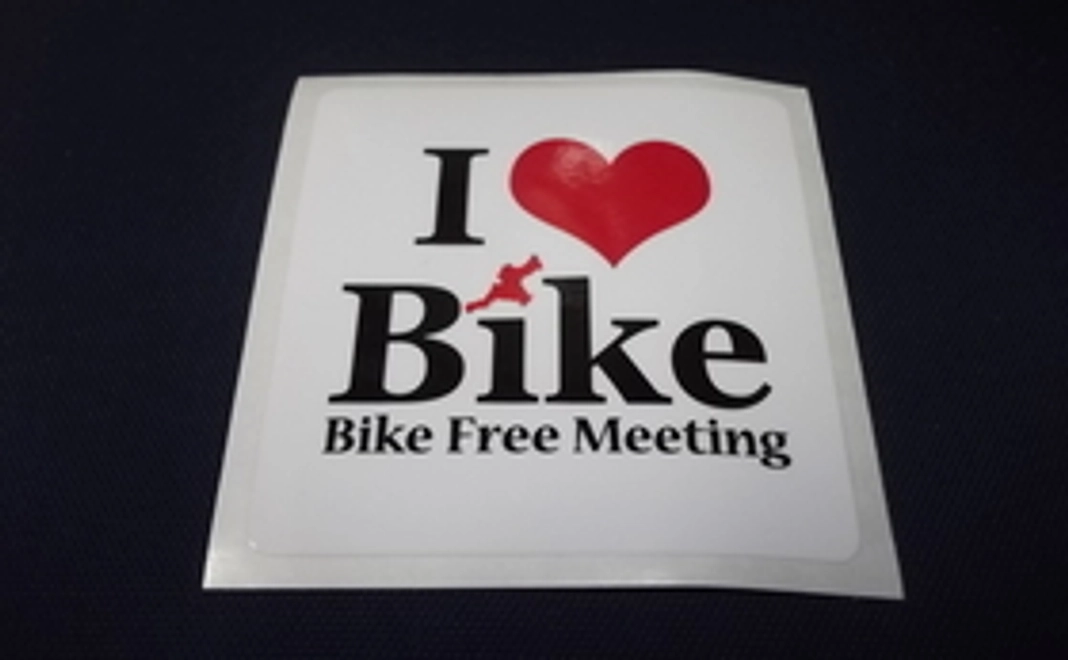 イベントオリジナルステッカーをお届け!