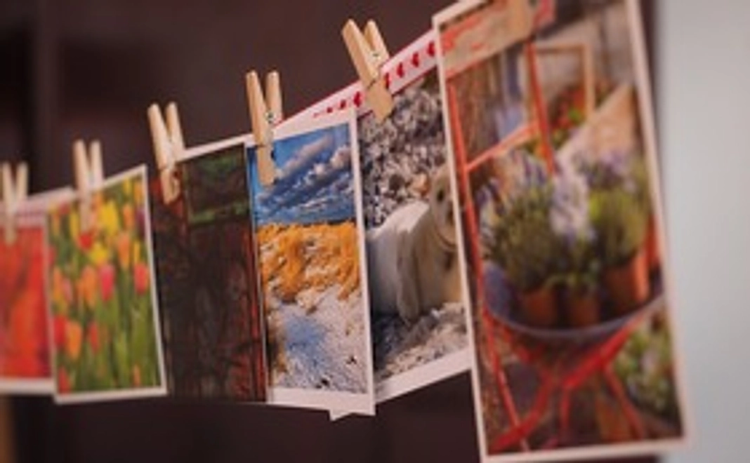 スラウェシの美しいポストカードをお届けします