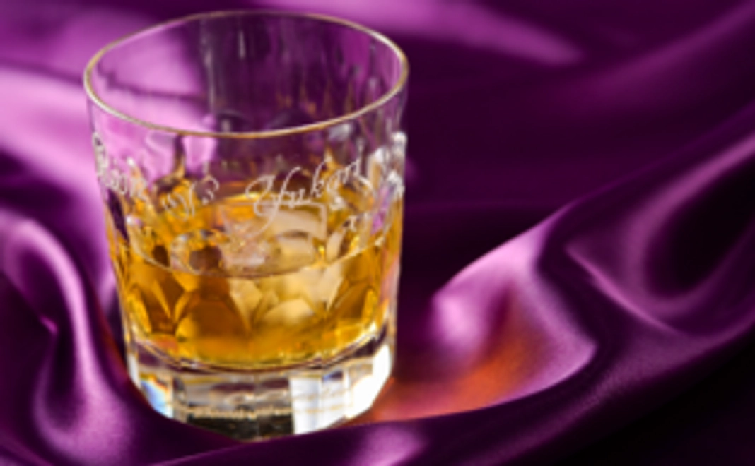 レインボーラムネと名いれロックグラス