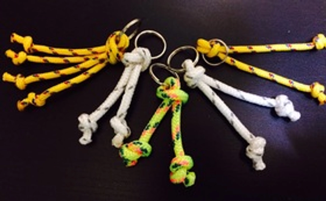 現地の子ども達からの感謝のピースロープ