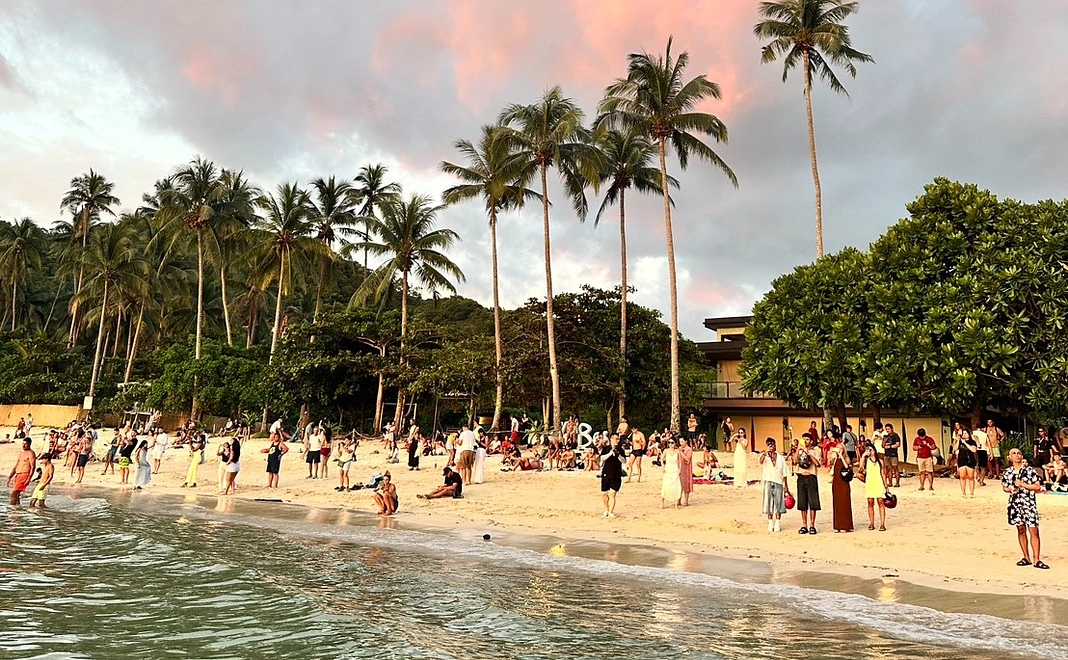 感謝メールをお送りします！