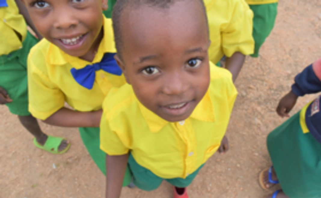 【ご支援後の姿をお届け!】ご支援で購入した文房具で描いた子どもたちの絵 & 幼稚園の様子と感謝のメッセージを入れたムービー