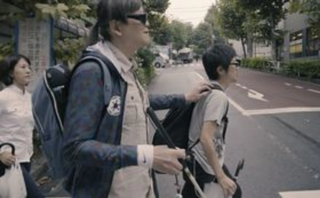 お礼の点字レター & オリジナルポスター & スペシャル上映会へのご招待 & エンドロールにお名前記載