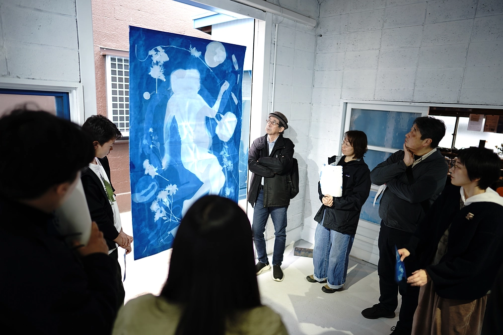 【展覧会明日最終日】本日、青写真の体験ワークショップを実施しました。