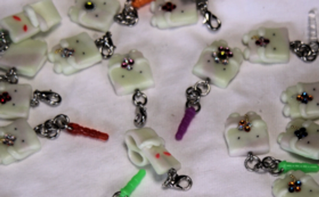 【サポーター登録済および近隣地域の人向け】水木しげるロードのオリジナルグッズ（もしくは三重県伊勢市の特産品）