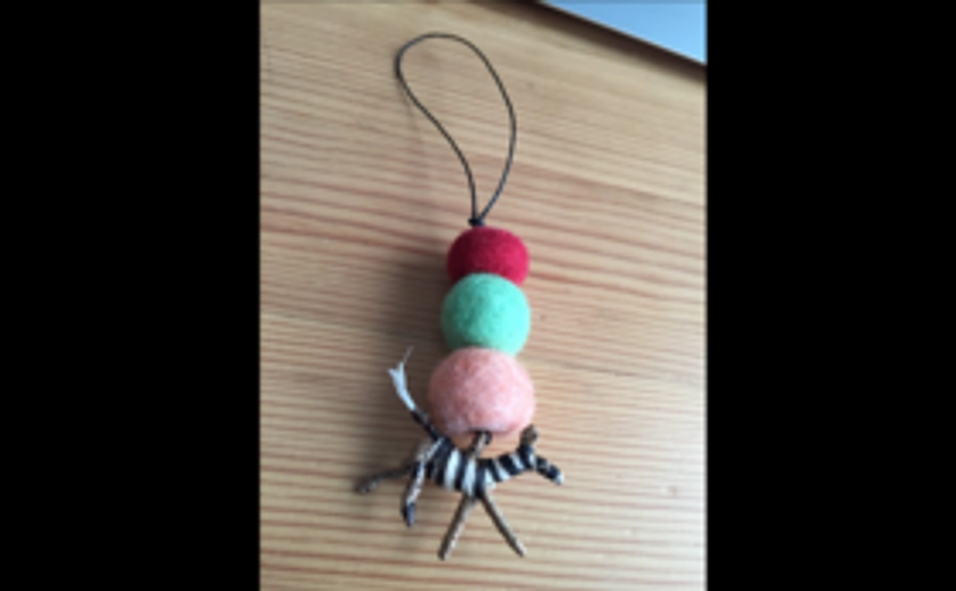 ケニアの民芸品ストラップ