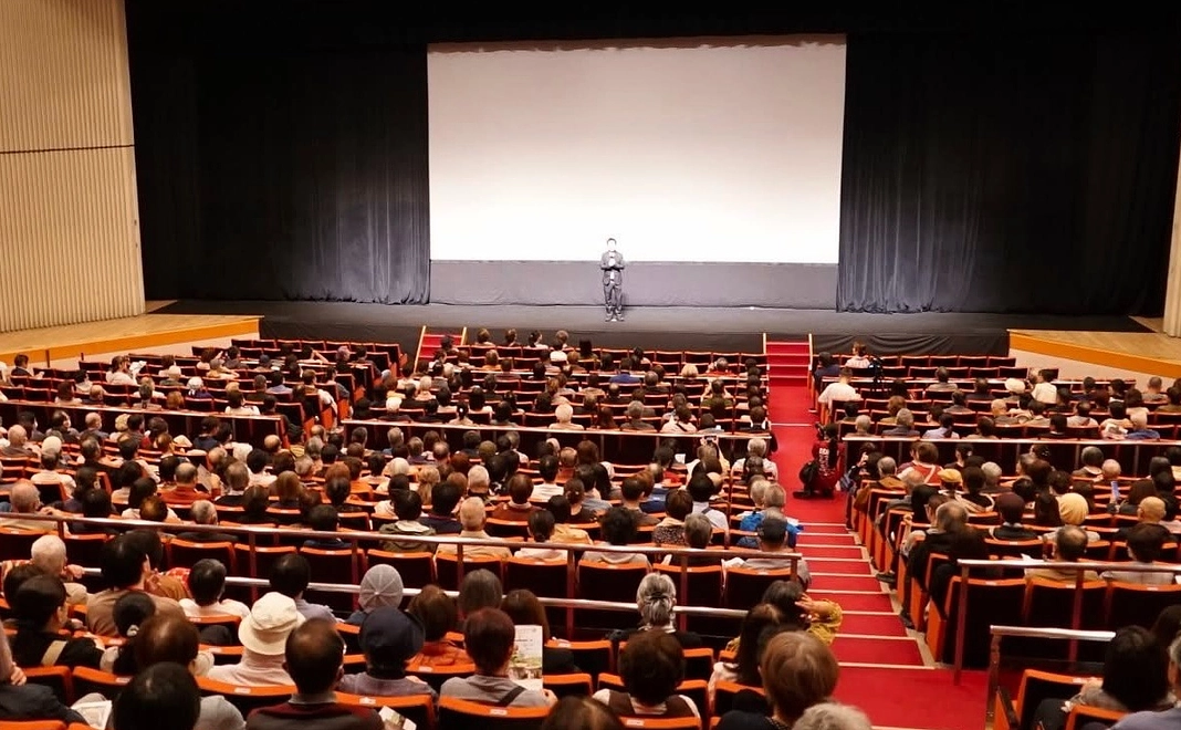 【地域を盛り上げる「監督派遣」プラン】監督講演付きプレミアム自主上映会開催キット(監督派遣・トークショー付)