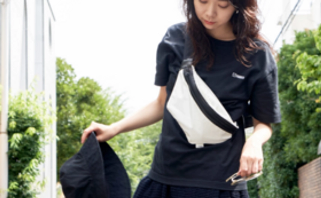 【10周年記念プロダクト】「AIRBACK」ウエストバッグ(ホワイト/ブラック)