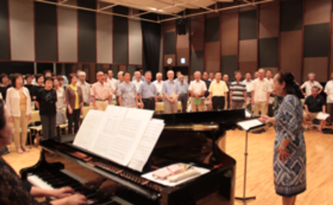 【福島で歌おう「土の歌」合唱団を応援！】指揮者・佐藤眞先生のサイン入りパンフレット