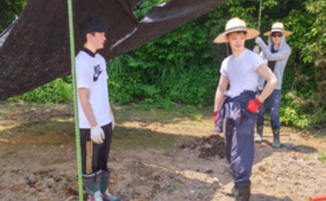 里山開拓をメンバーと一緒に！