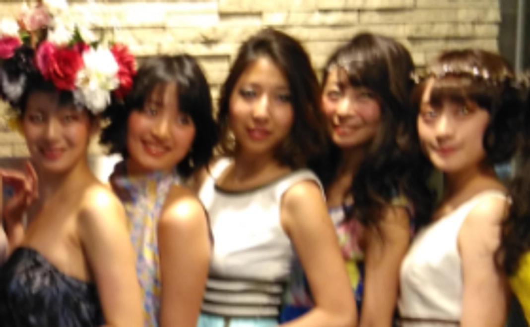 出演モデルと一緒に撮影したフォトをブレゼント!