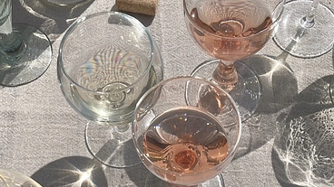 ワインを日常に楽しめるサードプレイスを緑豊かな夙川沿いに！ のトップ画像