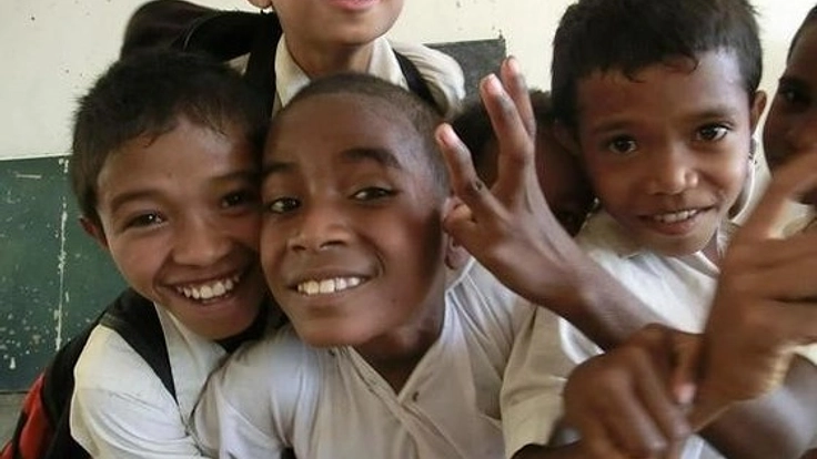 東ティモールの子どもためにiPadを購入し自由に学ぶ機会を