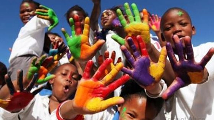 ガーナの恵まれない環境の子供たちに“命の靴”を送ろう！！