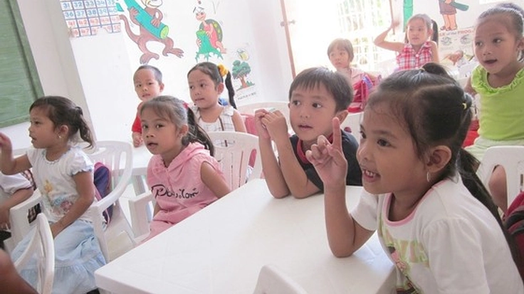 貧困地域の子らが学ぶフリースクールの壊れた屋根を直したい!