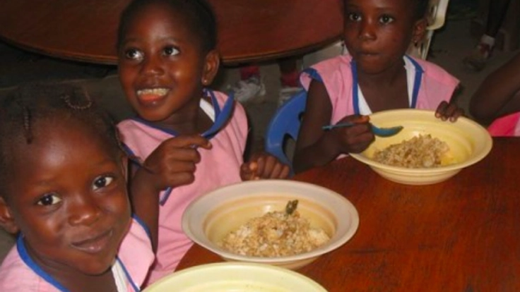 シエラレオネの学校に災害時緊急非常食5,000個を届けたい！