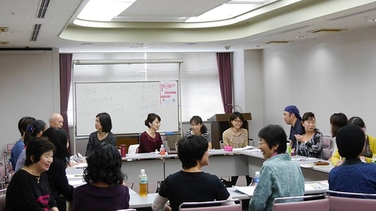 「人前での自己紹介が苦手」な人を減らすセミナーを開催します。