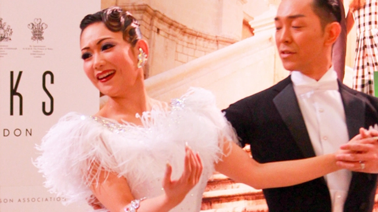 社交ダンスの世界大会に出場するダンサーを写真で応援したい！