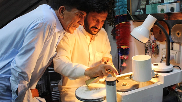 パキスタンにエシカルジュエリーを製作する研磨工房を設立したい