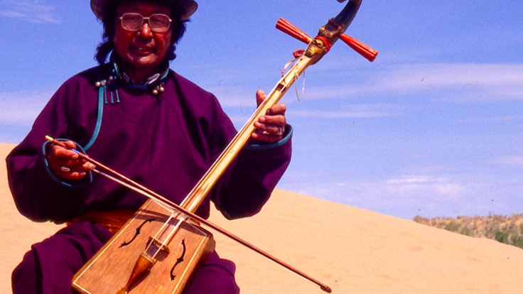 ゴビ砂漠で伝説の馬頭琴演奏を収録し、CD/DVDにして届けたい！