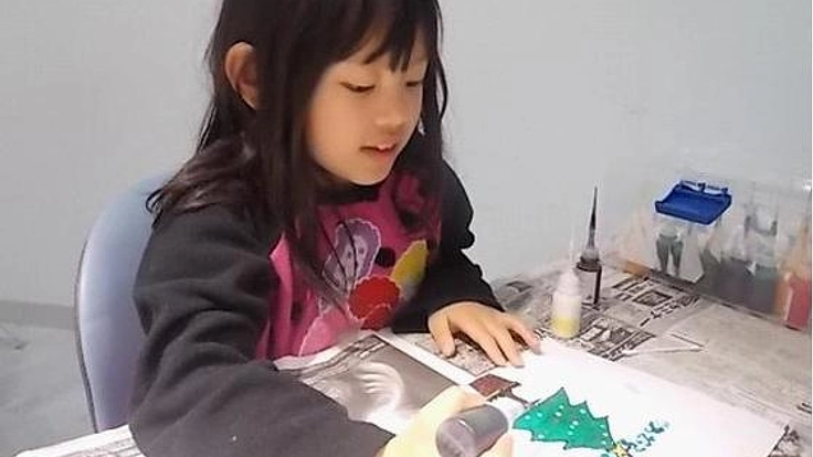 絵画などを寄贈し、日本とパキスタンとの国際文化交流をしたい