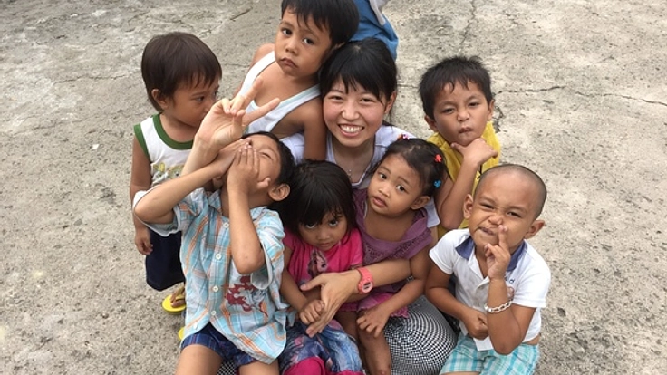 セブ島のスラム街の子供達に文具品を届け、青空教室を開催したい