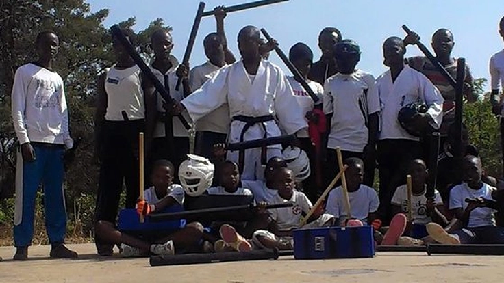 ルワンダで安心・安全に小太刀護身道を学べるようにしたい!