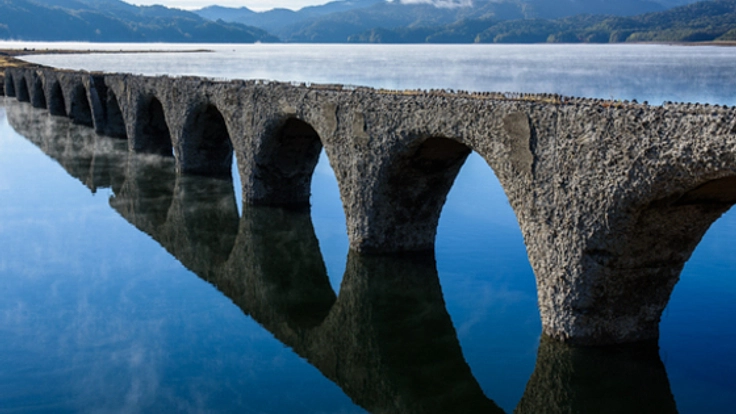 北海道の山中で消え行くコンクリートアーチ橋の記録をZINEに!