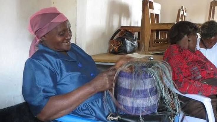 アフリカ産の天然素材使用のかごバックでオリジナルブランドを!