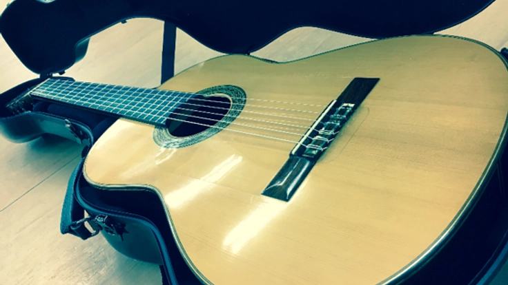 フラメンコギターを大分県へ。無料貸出用ギター20本購入したい