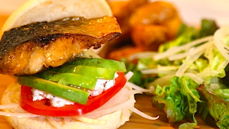 ブレイク寸前！健康的すぎる鯖バーガー専門店　大久保にオープン