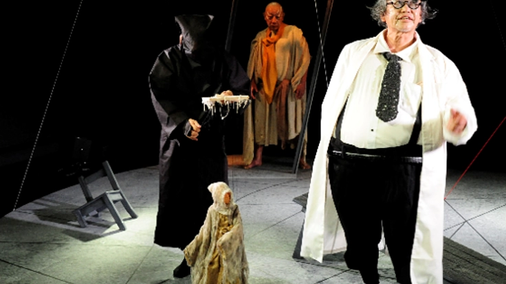 熟練役者と若き糸あやつり人形遣いが天願版カリガリ博士を公演！