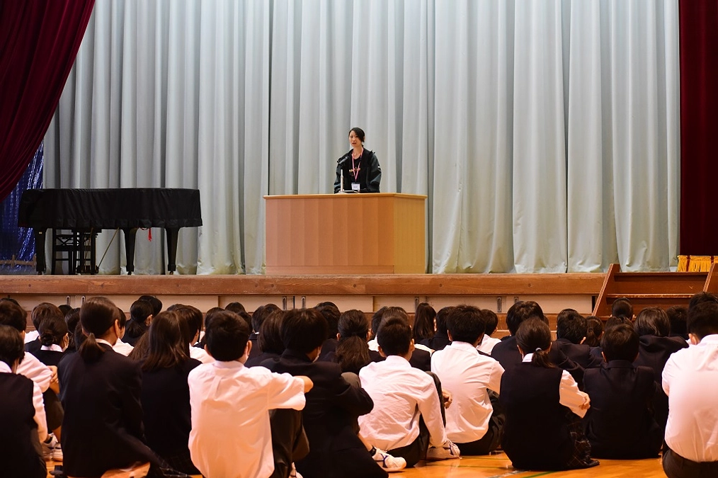 青陵中学校さんで講話させていただきました！！