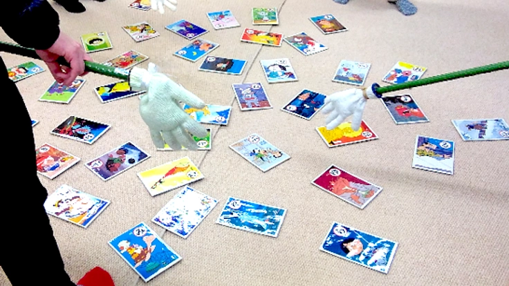 親子自転車交通安全カルタ大会で、児童の交通事故を減らそう！