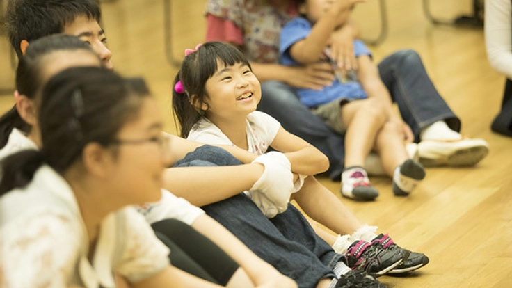 "音"と"手歌"が響きあう。ホワイトハンドコーラス、日本初公演へ