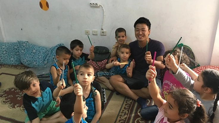 紛争が続くシリアを想い、勉強する子供達に学習道具を届けたい!
