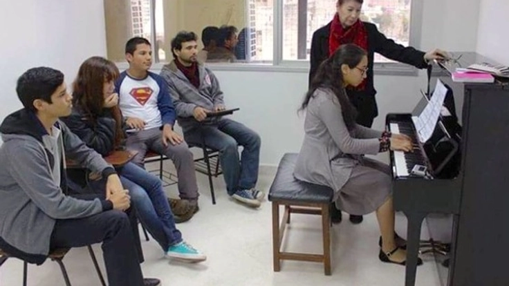 火事で楽器を失ったパラグアイの子どもたちにピアノを届けたい！